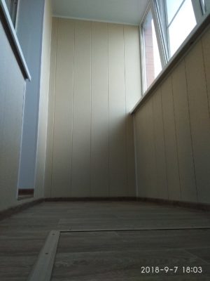 отделка балкона ламинированными панелями ПВХ